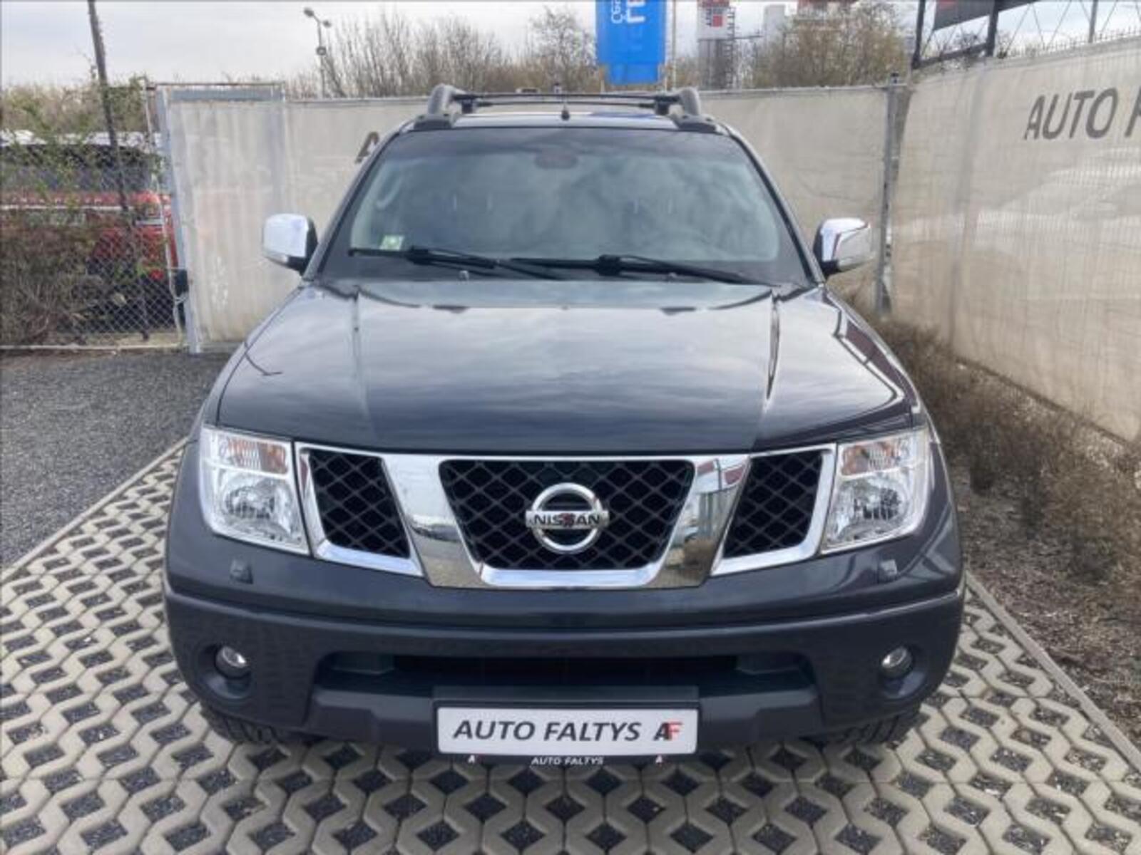 Nissan Navara 2