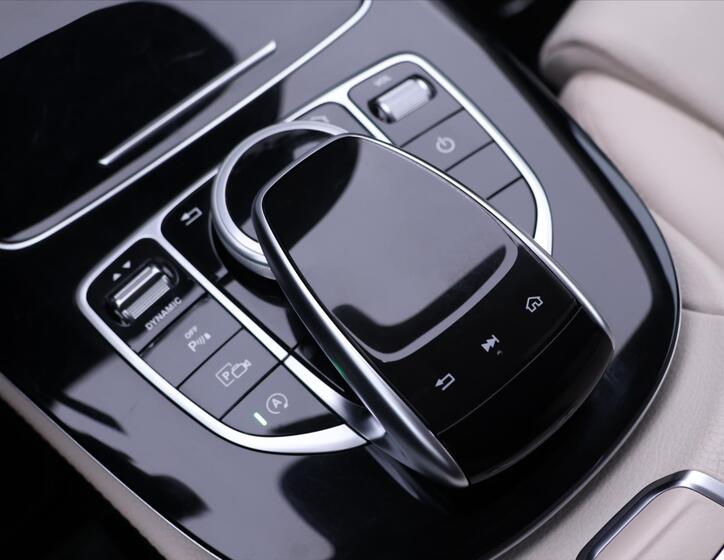 Mercedes-Benz Třídy E 33