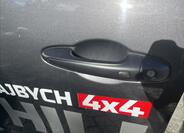 Toyota Hilux 28