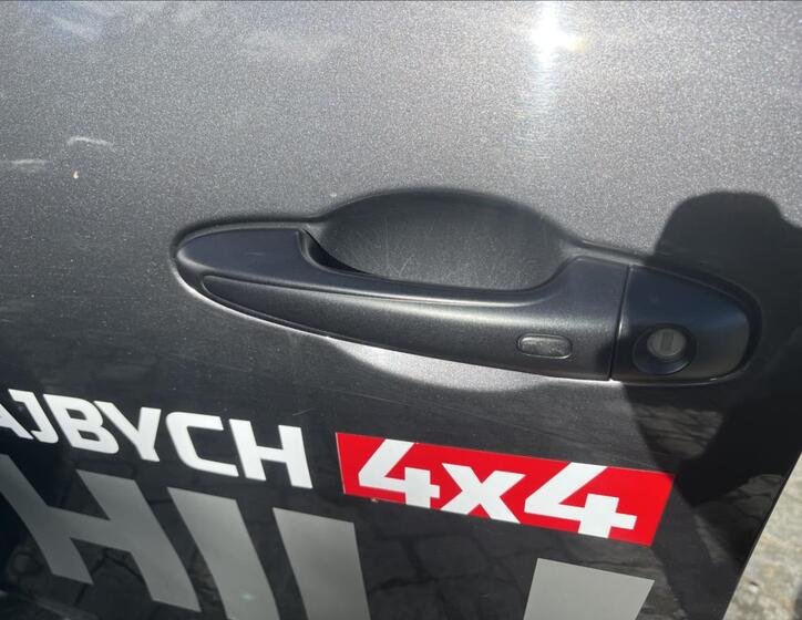Toyota Hilux 28