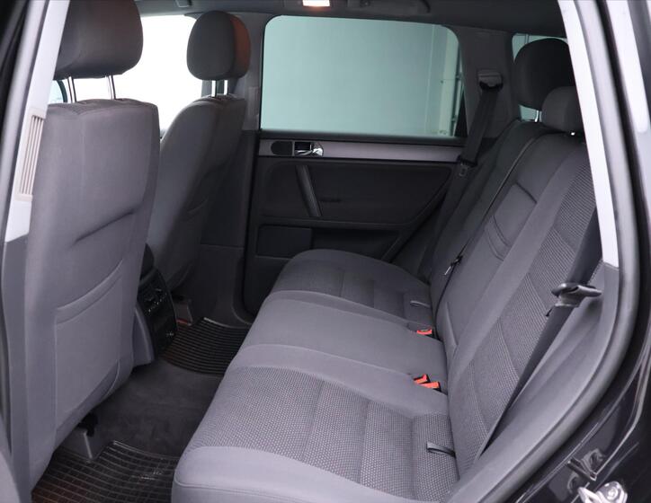 Volkswagen Touareg 16