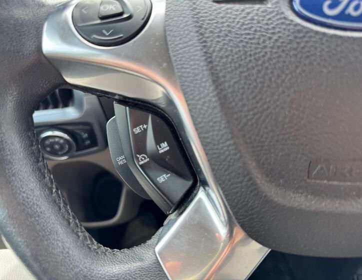 Ford Tourneo Custom 13