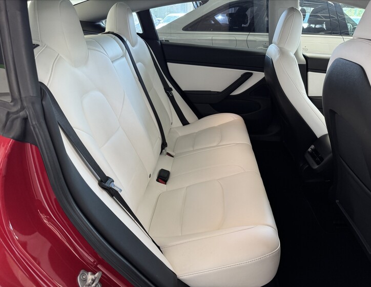 Tesla Model 3 9