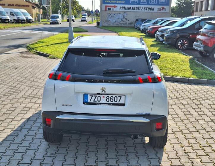 Peugeot 2008 5