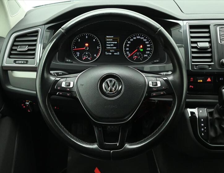 Volkswagen Multivan 18