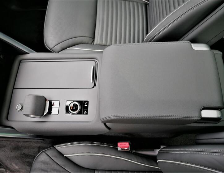 Land Rover Discovery 24