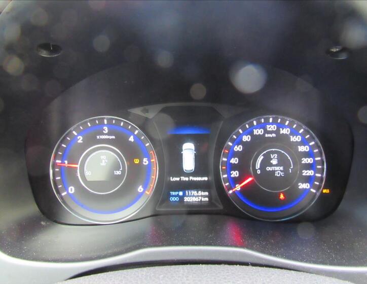 Hyundai i40 13