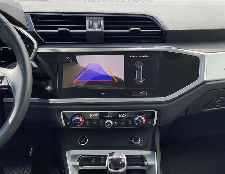 Audi Q3 12