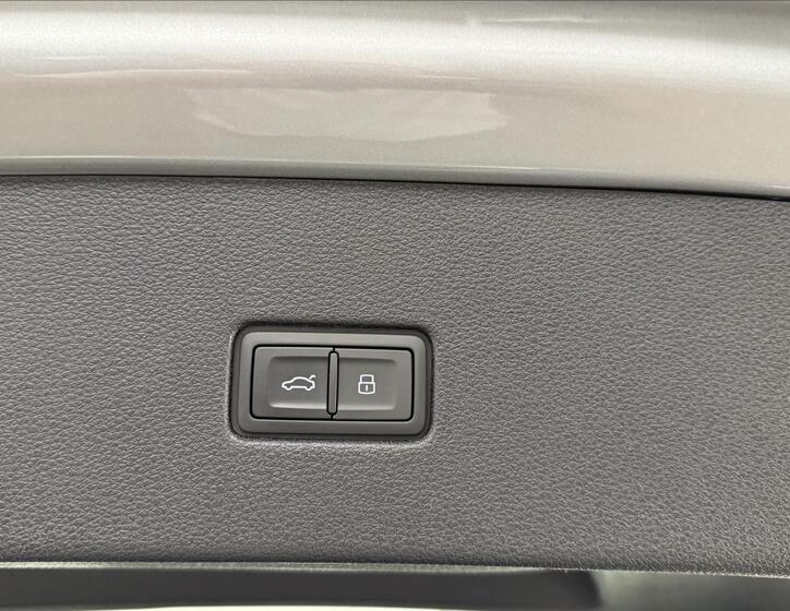 Audi Q8 33