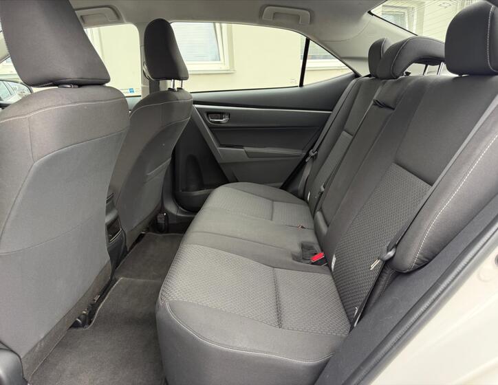 Toyota Corolla 9