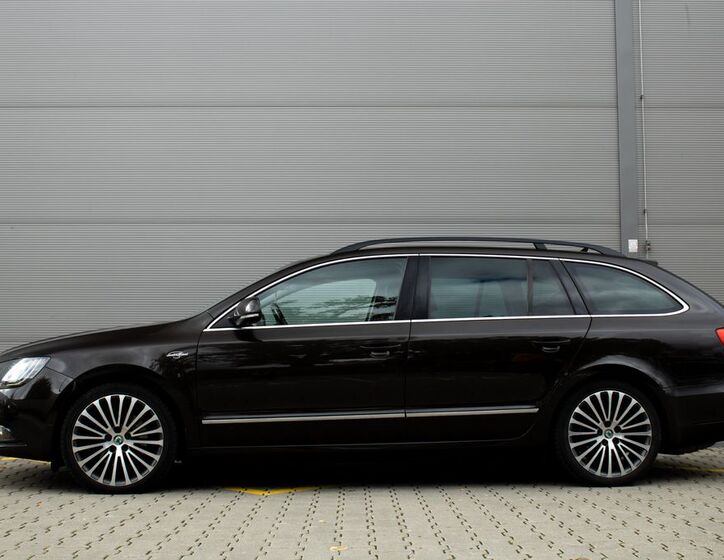Škoda Superb 8