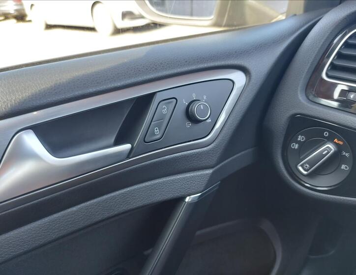 Volkswagen Golf 31