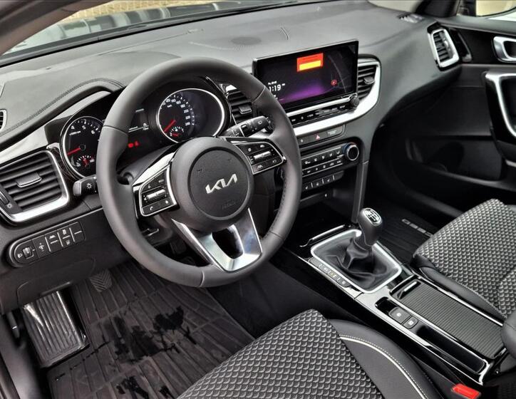 KIA XCeed 8