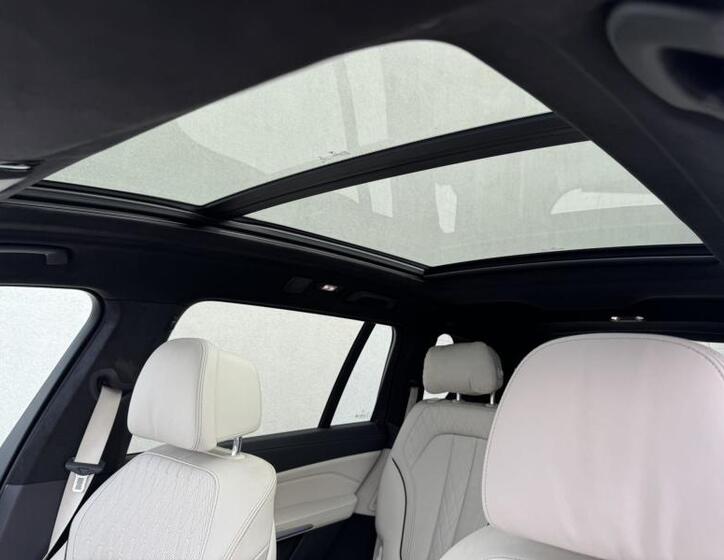BMW X7 15