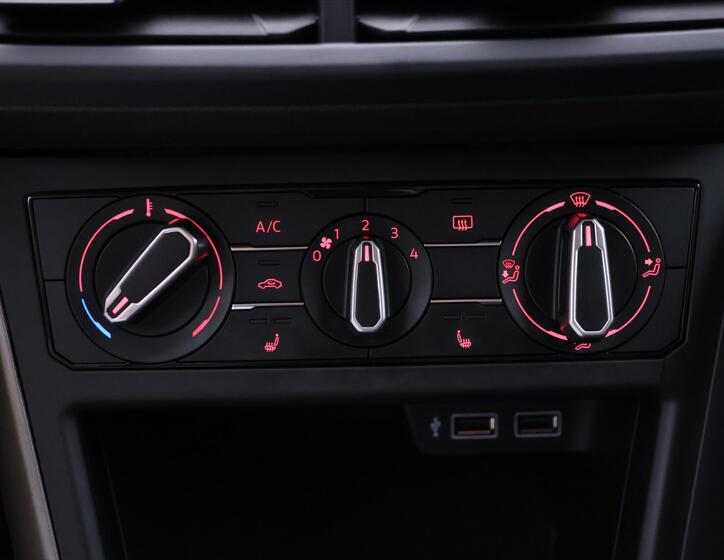Volkswagen Polo 26