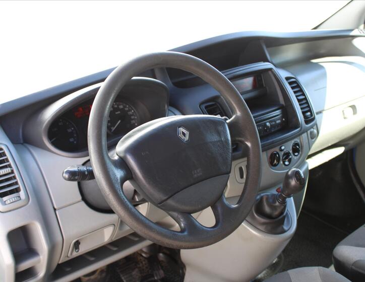 Renault Trafic 10