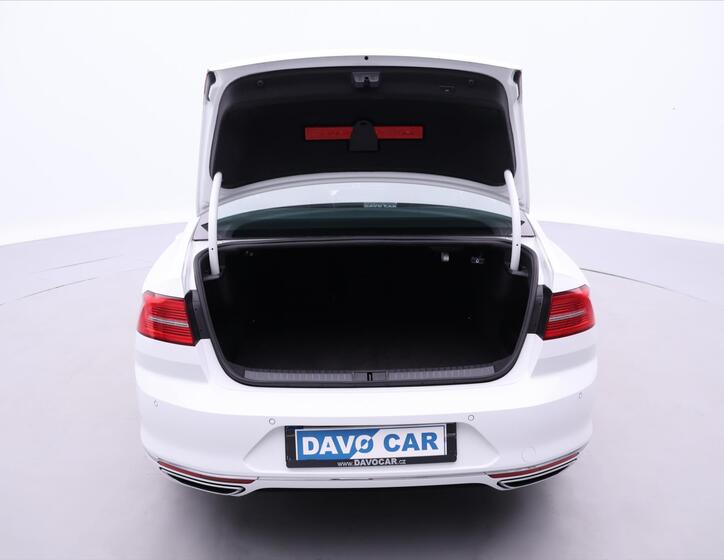Volkswagen Passat 9