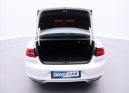 Volkswagen Passat 9