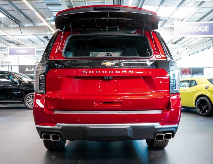 Chevrolet Suburban 6