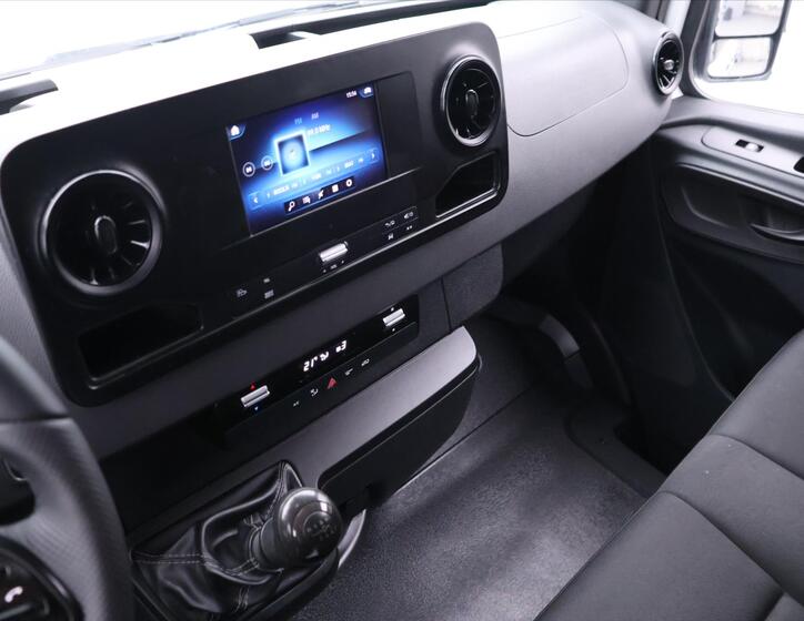 Mercedes-Benz Sprinter 18