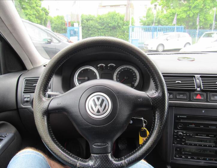 Volkswagen Golf 12
