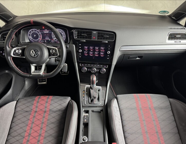 Volkswagen Golf 18