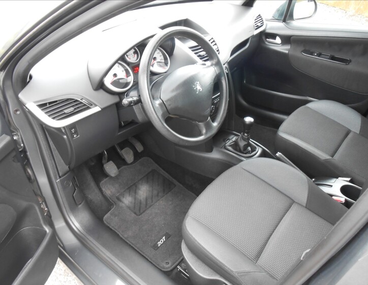 Peugeot 207 8