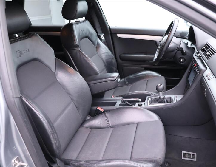 Audi A4 14