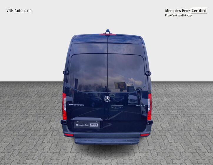 Mercedes-Benz Sprinter 4