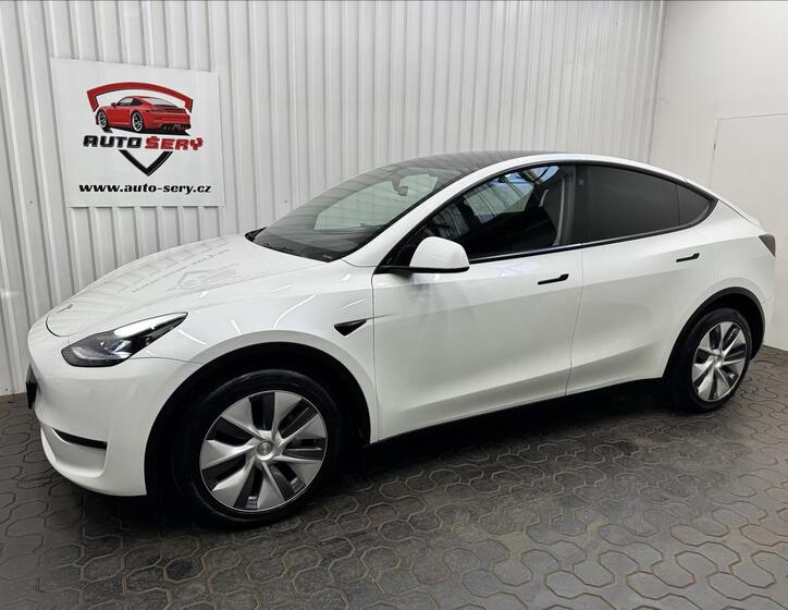 Tesla Model Y 3