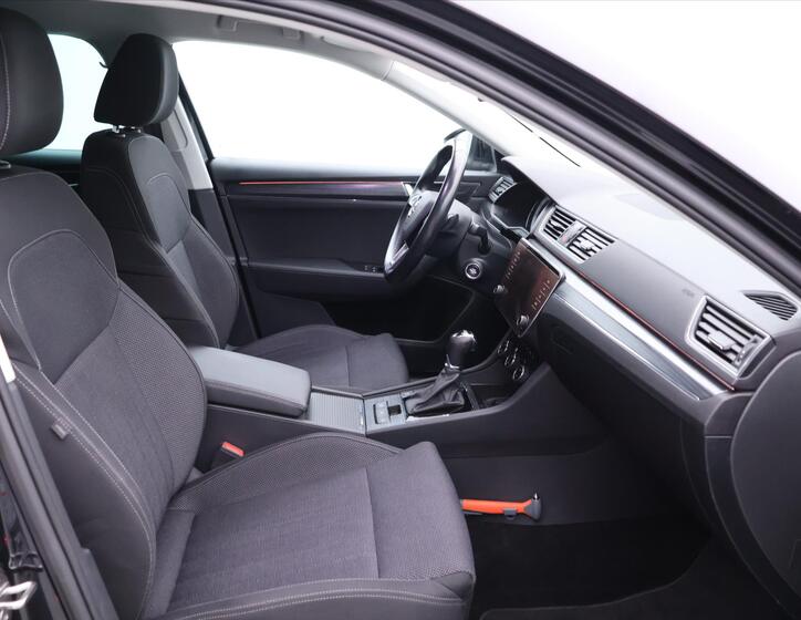 Škoda Superb 12
