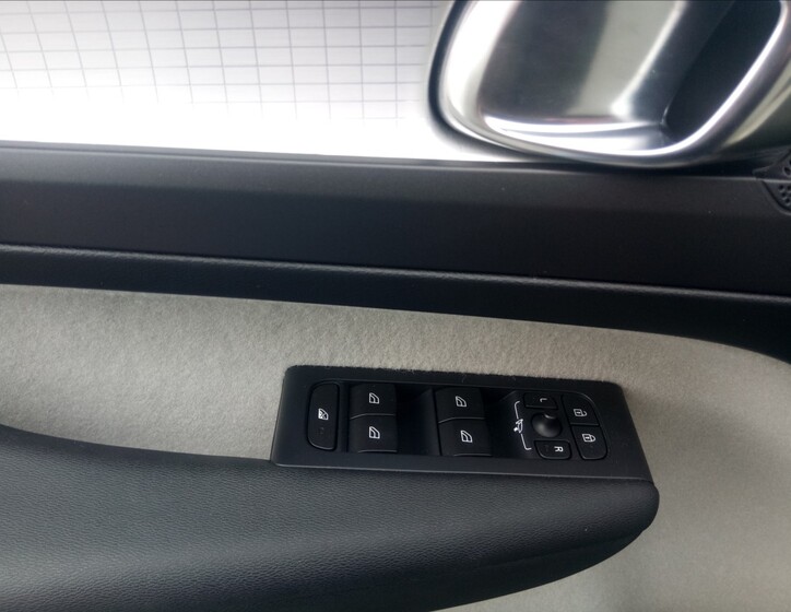 Volvo XC40 10