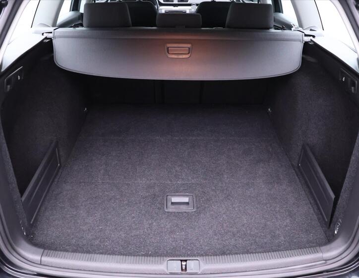Volkswagen Passat 10