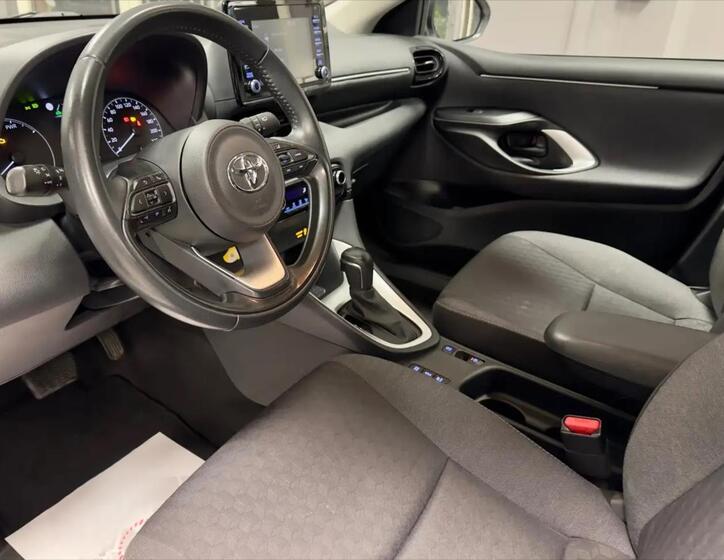 Toyota Yaris 7