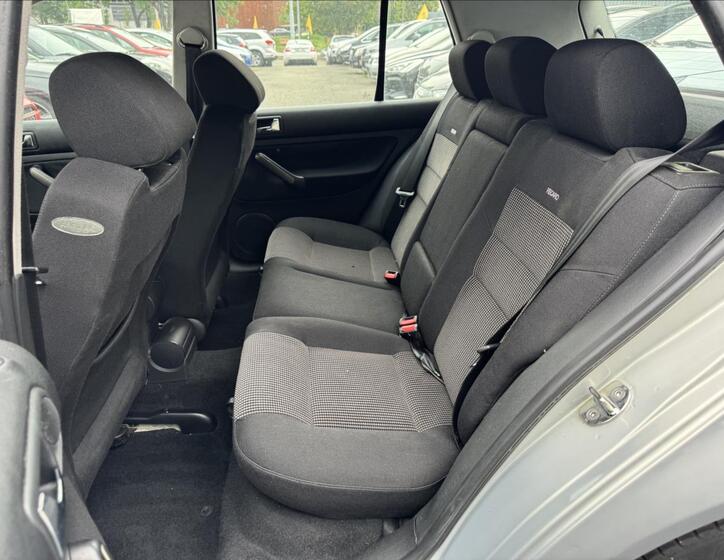 Volkswagen Golf 29