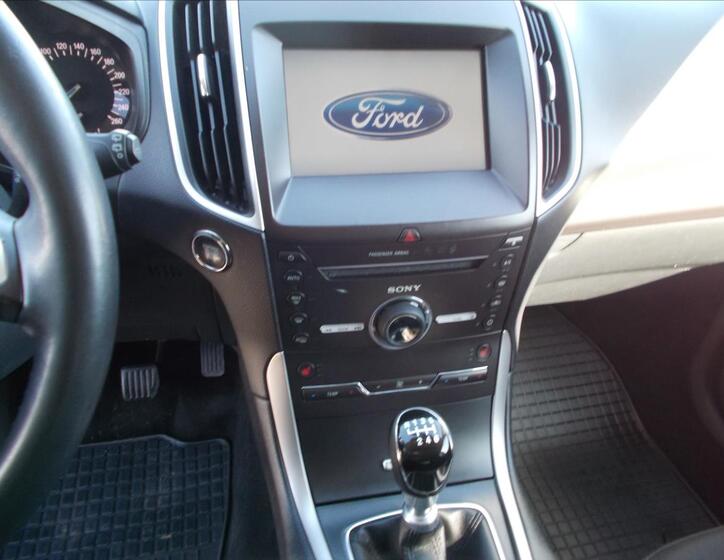 Ford Galaxy 19