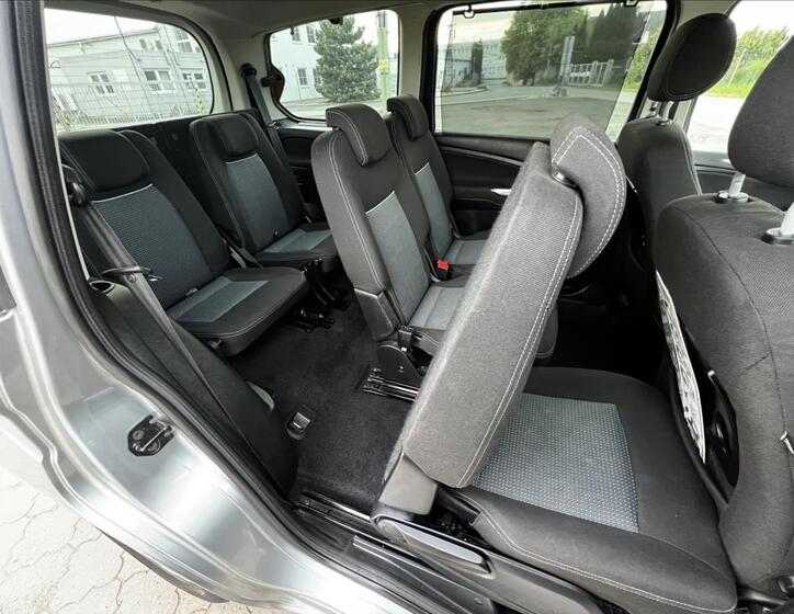 Ford Galaxy 26