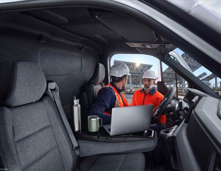 Nissan Interstar 10