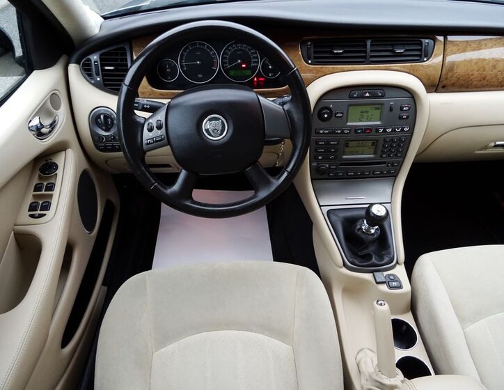 Jaguar X-Type 9