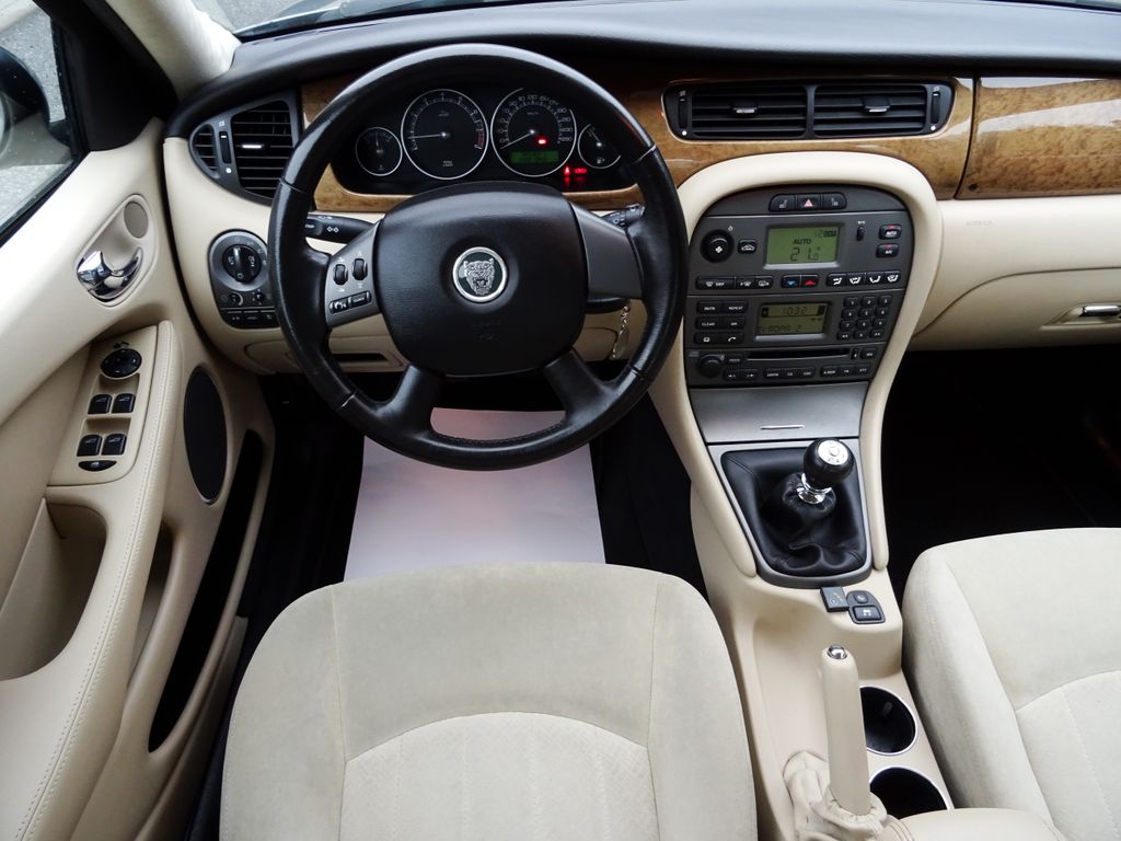Jaguar X-Type