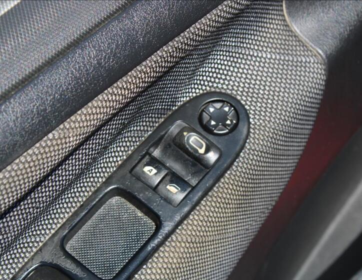 Peugeot 207 14