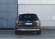 Audi Q7 6