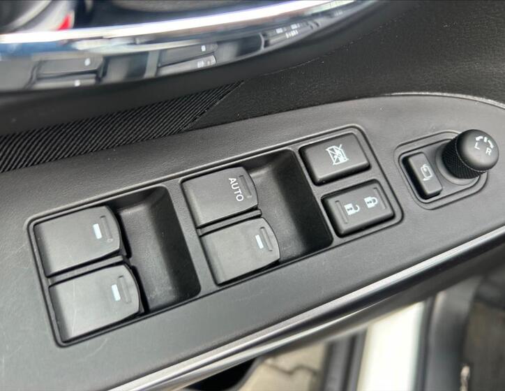 Suzuki S-Cross 11