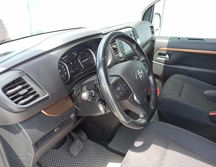 Toyota ProAce Verso 17