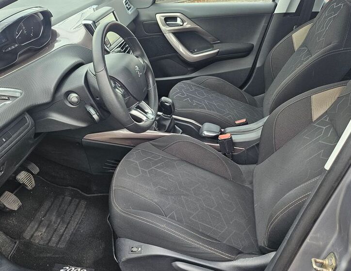 Peugeot 2008 7