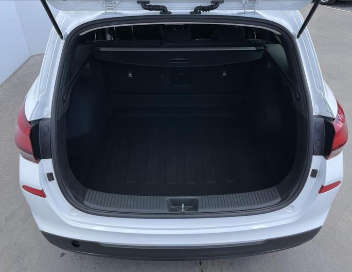 Hyundai i30 24