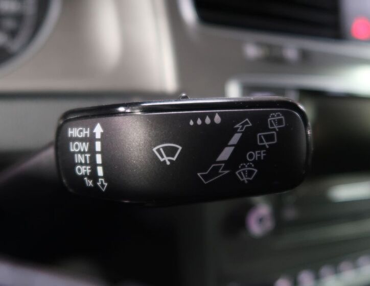 Volkswagen Golf 25