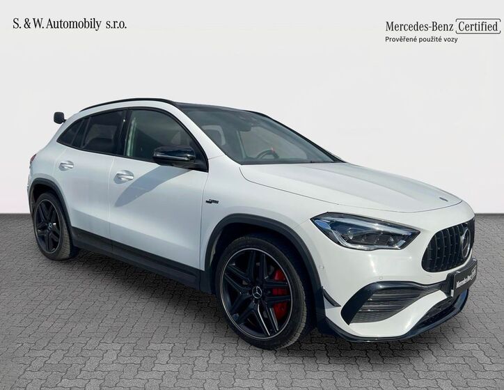 Mercedes-Benz GLA 3