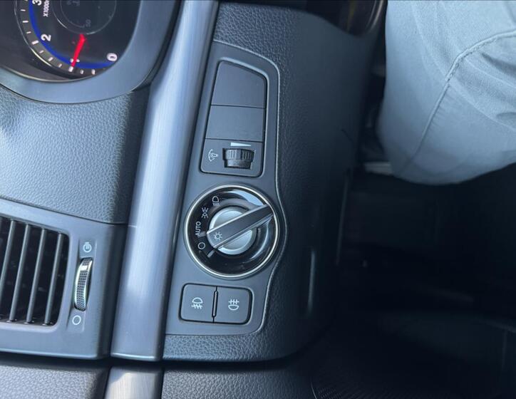 Hyundai i40 8
