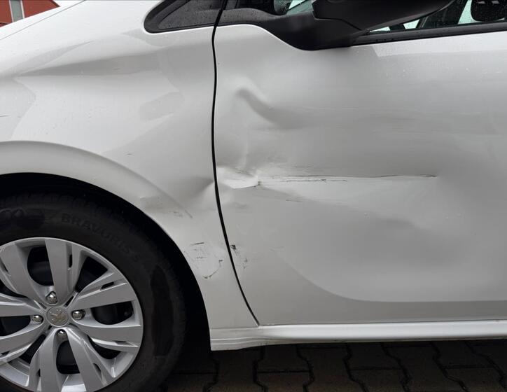 Peugeot 208 9